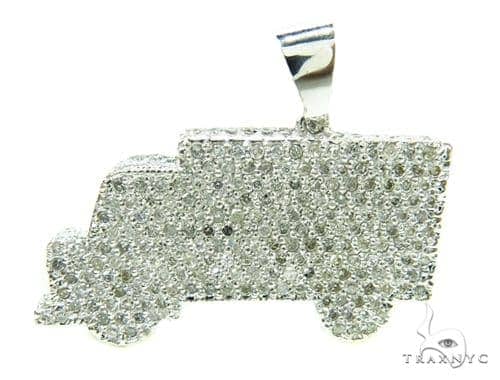 truck s 10 necklace for a man